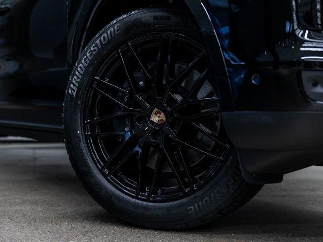 new 2025 Porsche Cayenne car, priced at $110,275