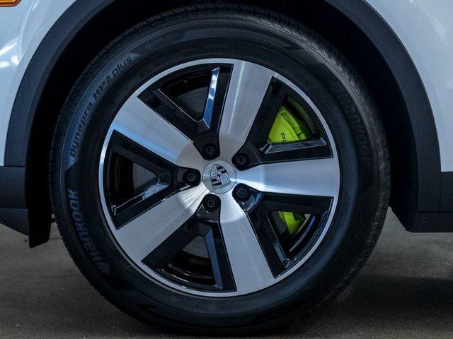 used 2025 Porsche Cayenne E-Hybrid car, priced at $112,990