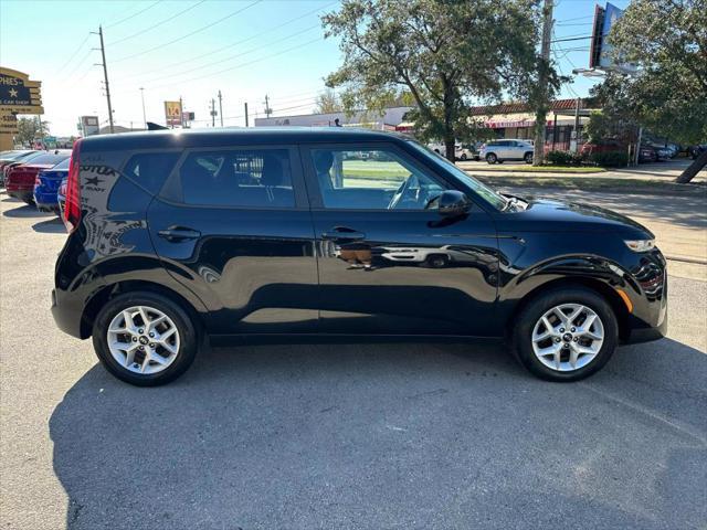 used 2020 Kia Soul car, priced at $10,900