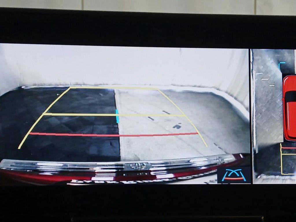 used 2021 Toyota Highlander car, priced at $36,900