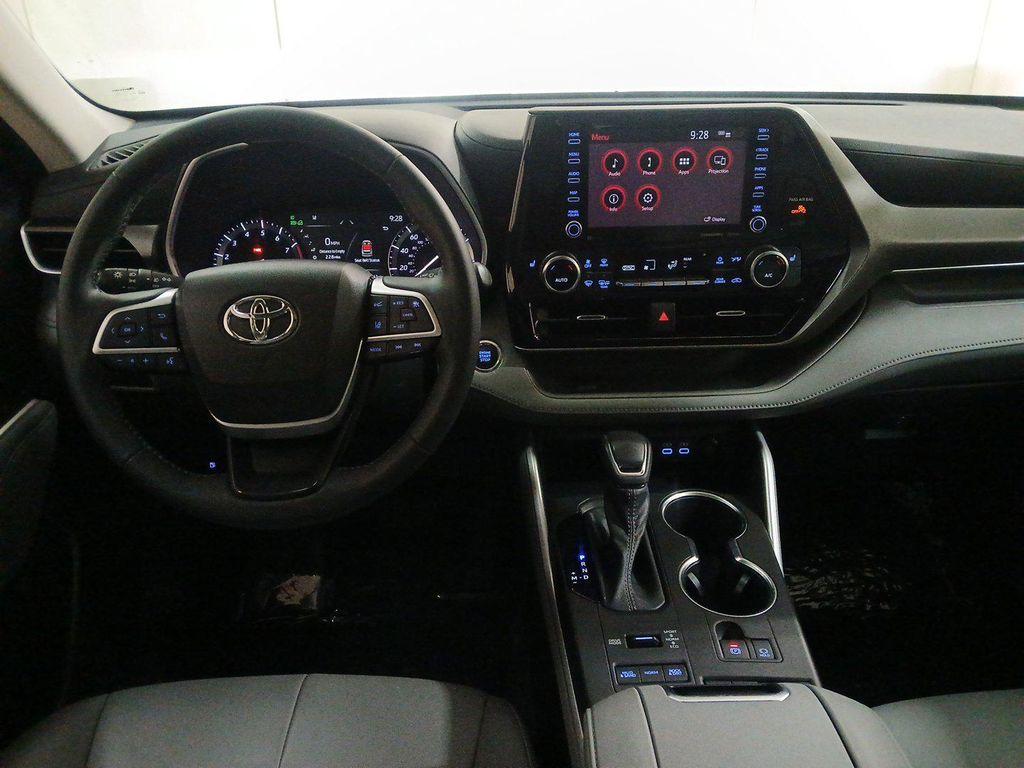used 2022 Toyota Highlander car, priced at $40,900