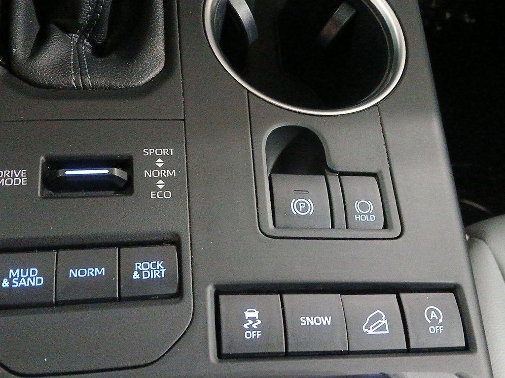 used 2022 Toyota Highlander car, priced at $40,900