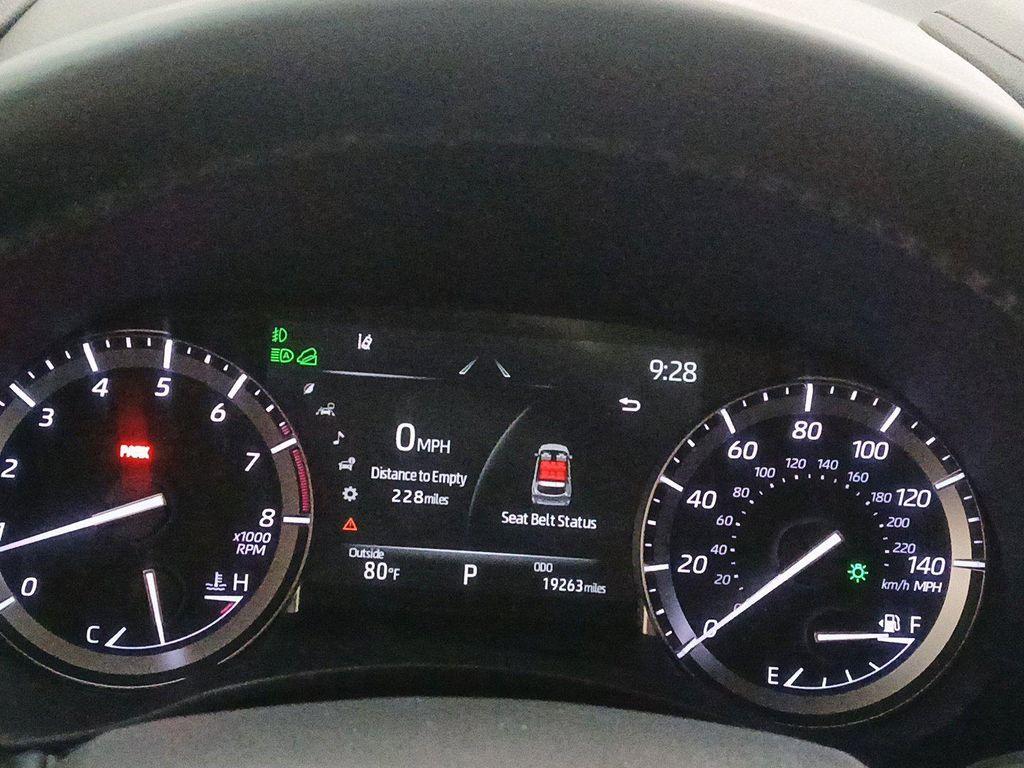 used 2022 Toyota Highlander car, priced at $40,900