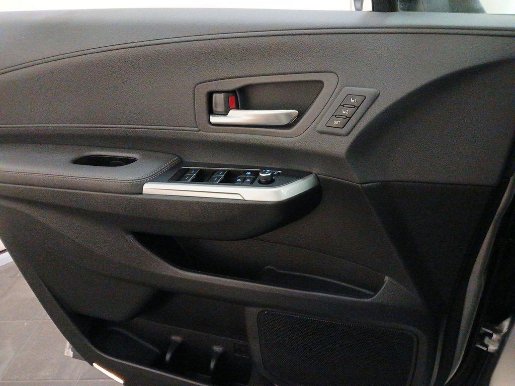 used 2023 Toyota Sienna car, priced at $48,900