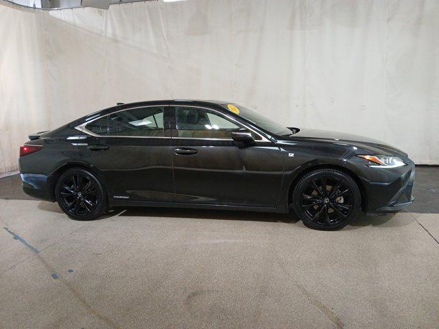 used 2022 Lexus ES 300h car, priced at $35,900