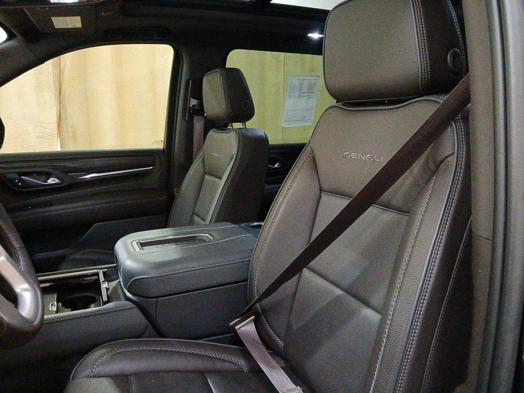 used 2022 GMC Yukon XL car, priced at $70,900
