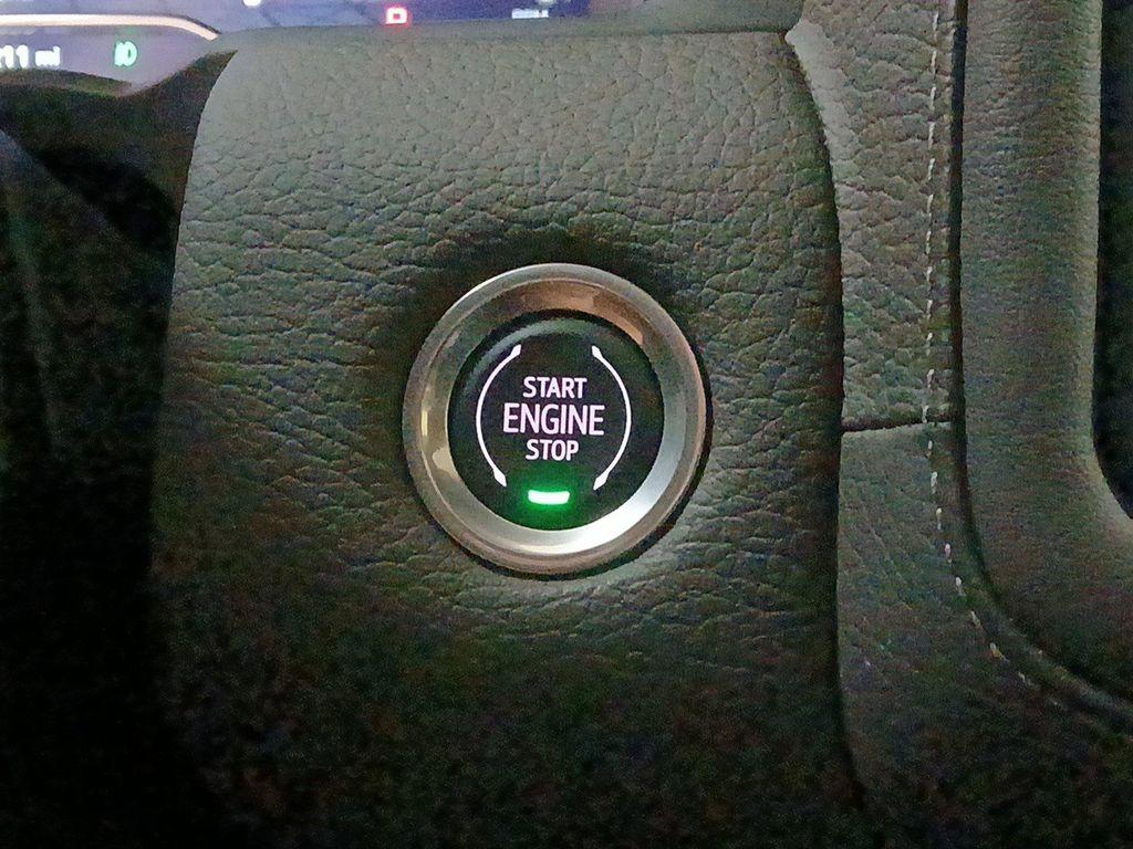 used 2022 GMC Yukon XL car, priced at $70,900