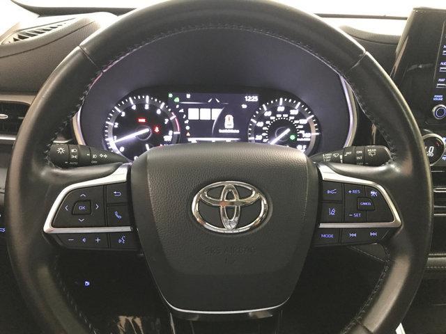 used 2021 Toyota Highlander car, priced at $33,500