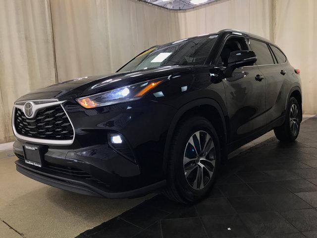 used 2021 Toyota Highlander car, priced at $32,900