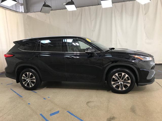 used 2021 Toyota Highlander car, priced at $35,900