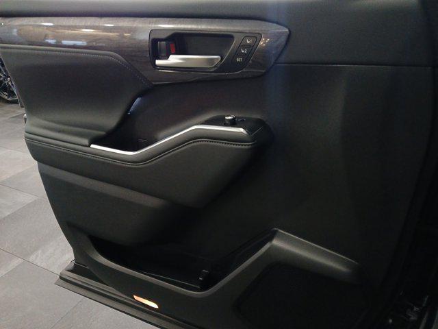 used 2024 Toyota Highlander car, priced at $53,900