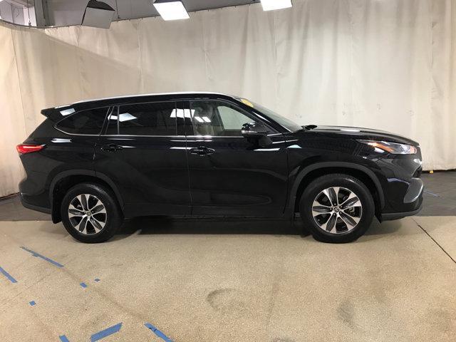 used 2022 Toyota Highlander car, priced at $40,995