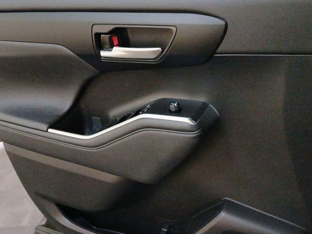 used 2023 Toyota Highlander car, priced at $30,900