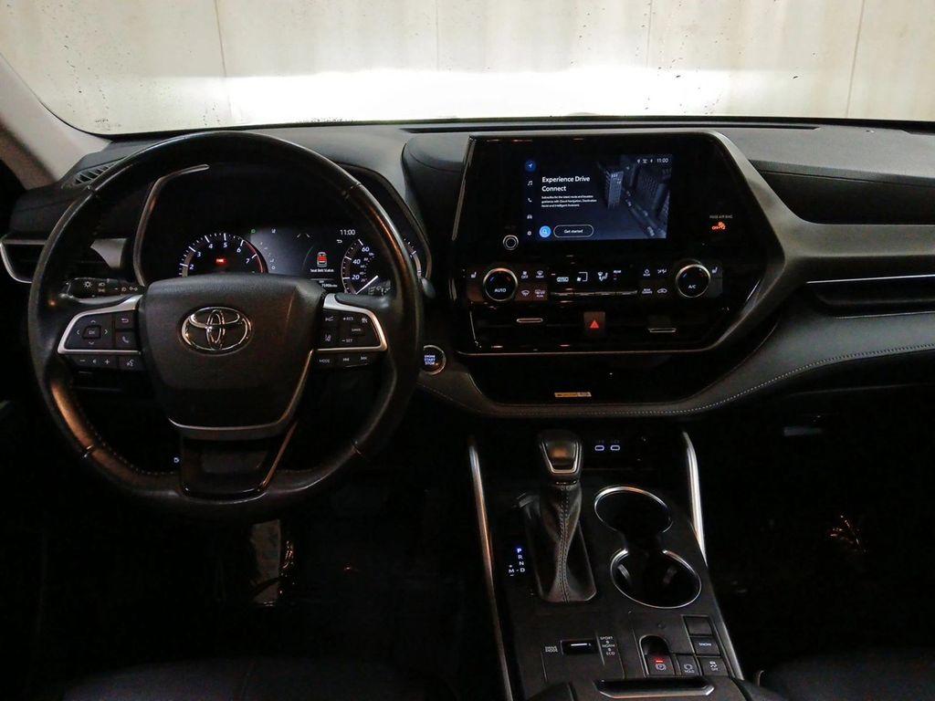 used 2023 Toyota Highlander car, priced at $30,900