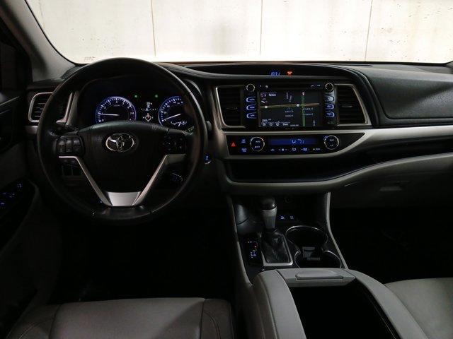 used 2015 Toyota Highlander car, priced at $22,400