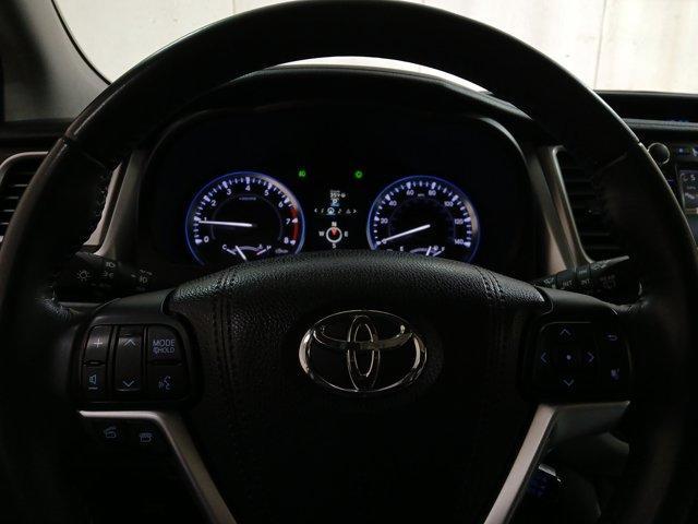 used 2015 Toyota Highlander car, priced at $22,400