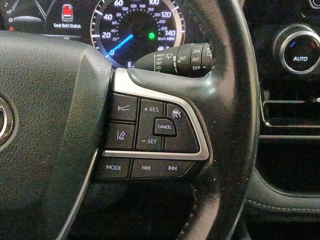 used 2023 Toyota Highlander Hybrid car, priced at $33,900