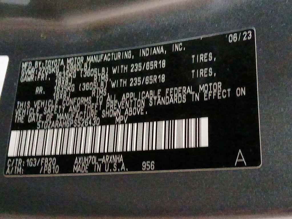 used 2023 Toyota Highlander Hybrid car, priced at $33,900