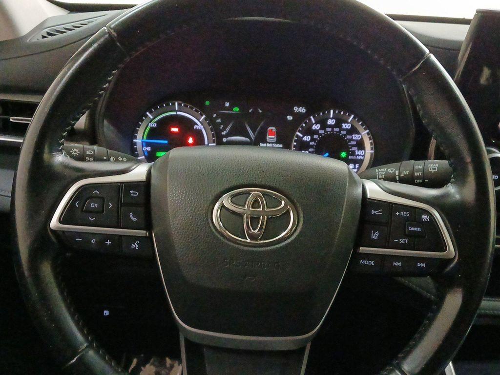 used 2023 Toyota Highlander Hybrid car, priced at $33,900