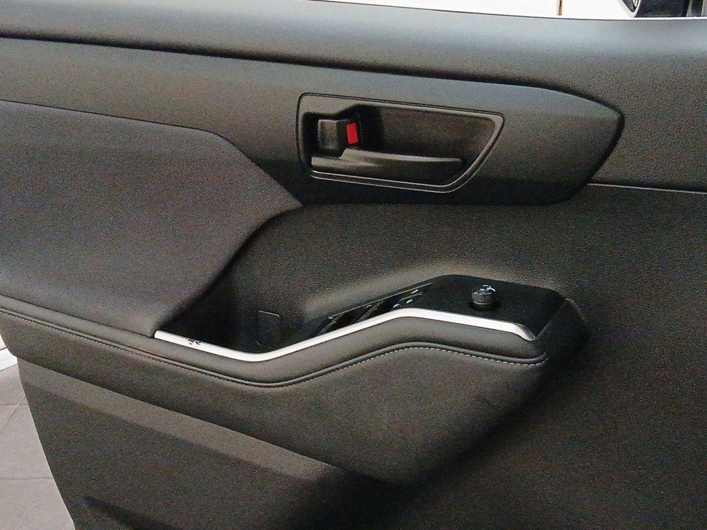 used 2023 Toyota Highlander Hybrid car, priced at $33,900