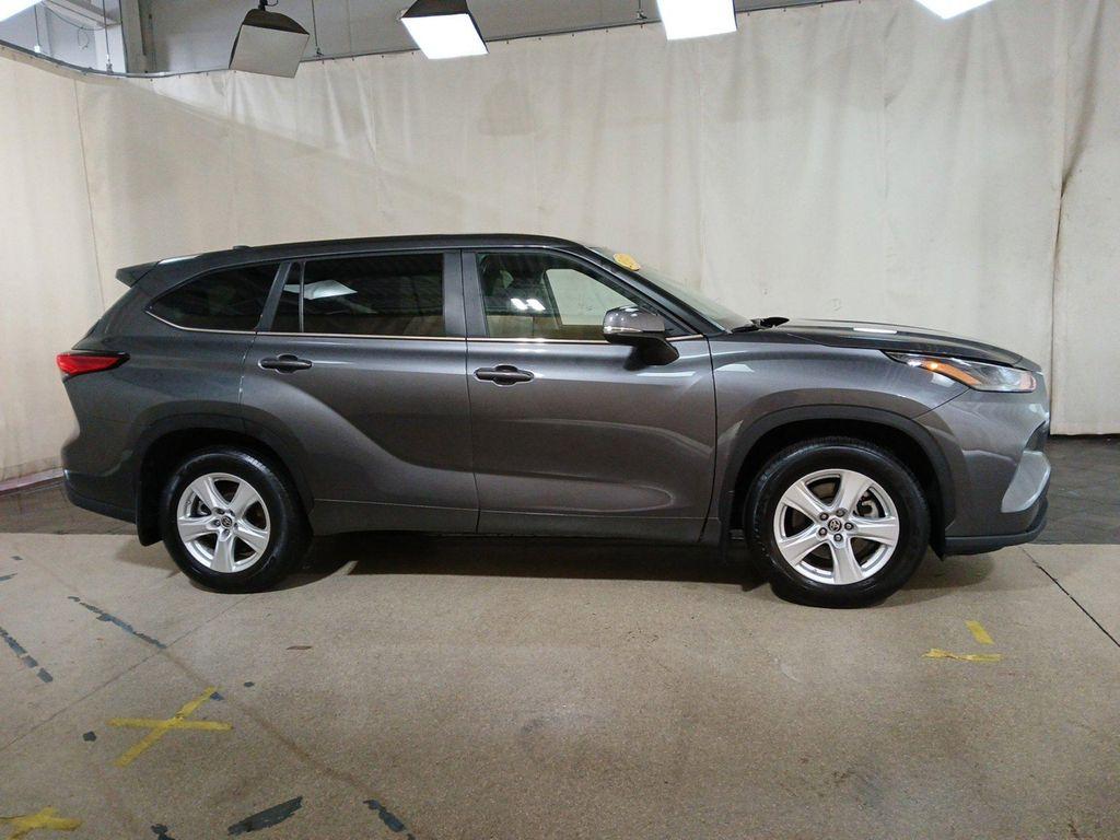 used 2023 Toyota Highlander Hybrid car, priced at $33,900