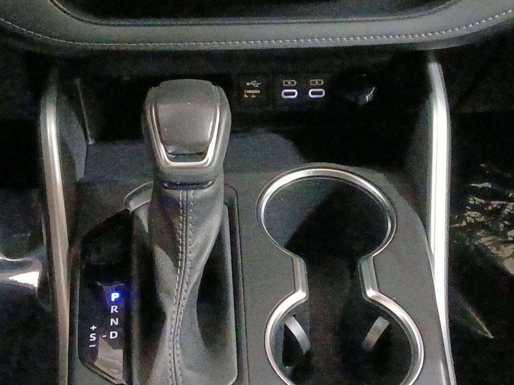 used 2023 Toyota Highlander Hybrid car, priced at $33,900