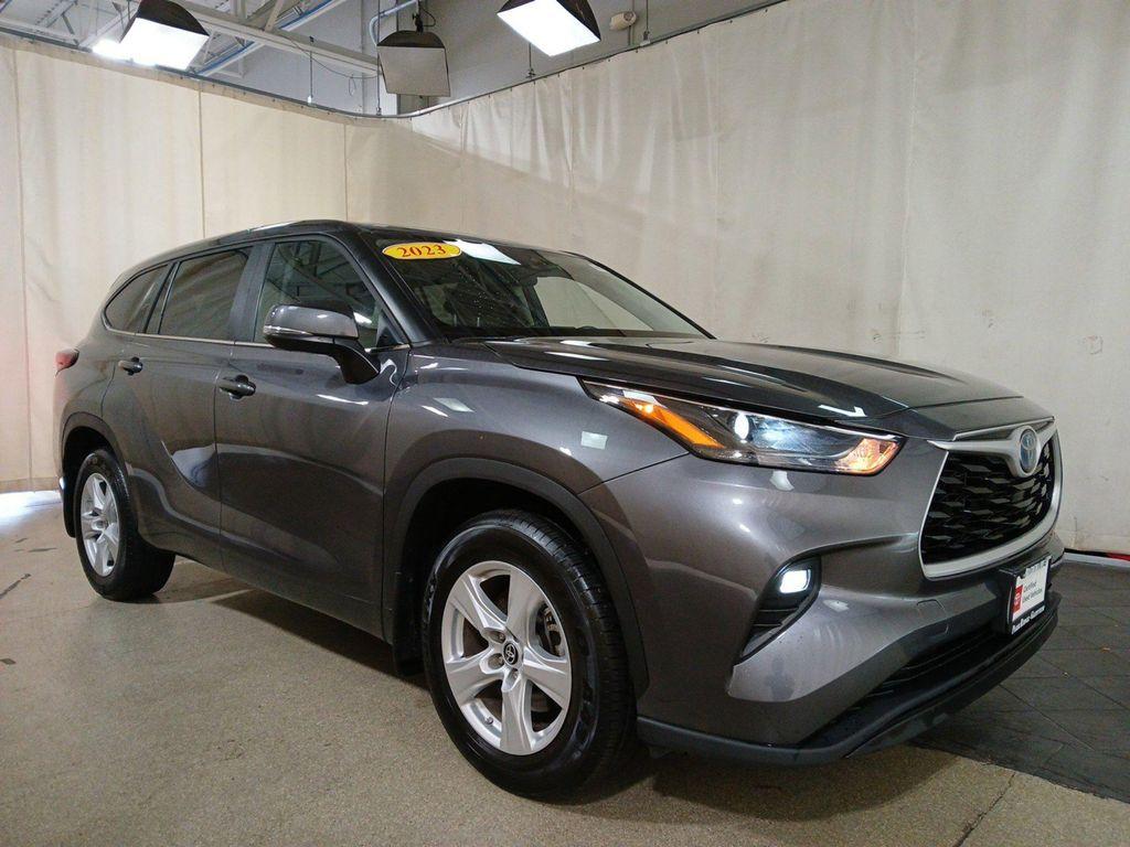 used 2023 Toyota Highlander Hybrid car, priced at $33,900