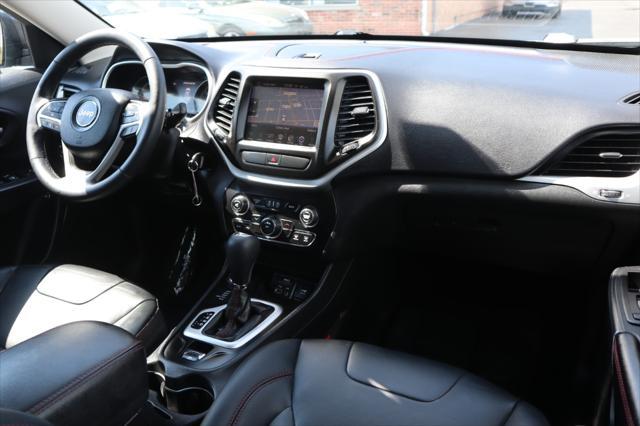 used 2015 Jeep Cherokee car, priced at $12,995