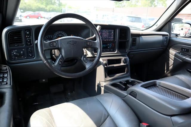 used 2004 Chevrolet Avalanche car, priced at $7,995
