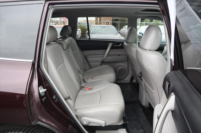 used 2013 Toyota Highlander car, priced at $9,995