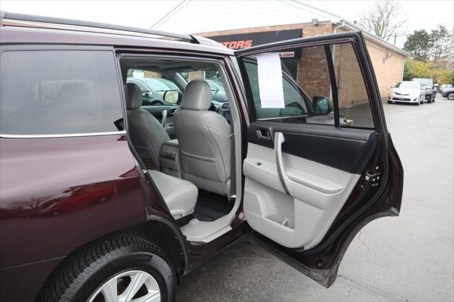 used 2013 Toyota Highlander car, priced at $9,995