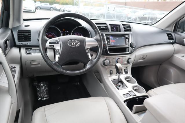 used 2013 Toyota Highlander car, priced at $9,995