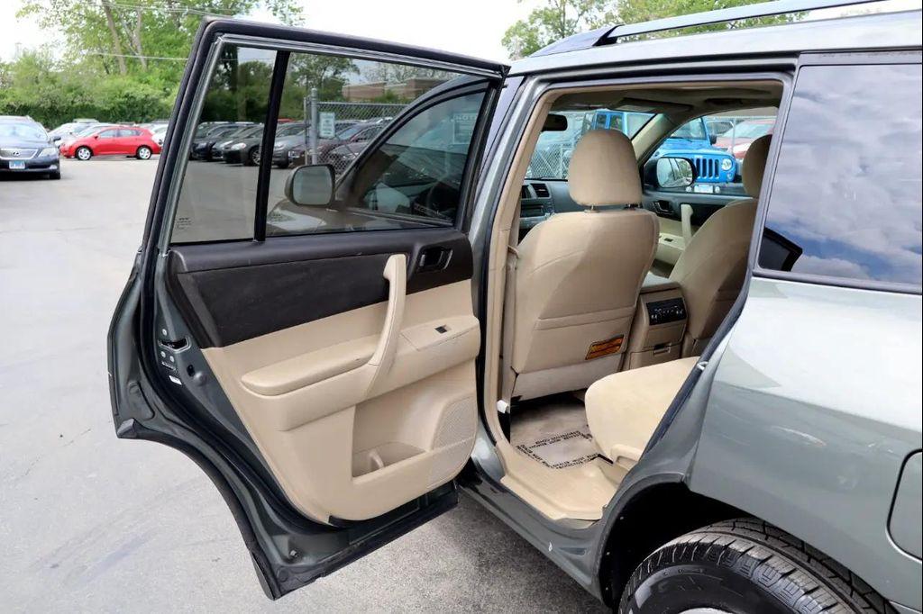 used 2010 Toyota Highlander car, priced at $7,499