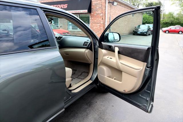 used 2010 Toyota Highlander car, priced at $9,553