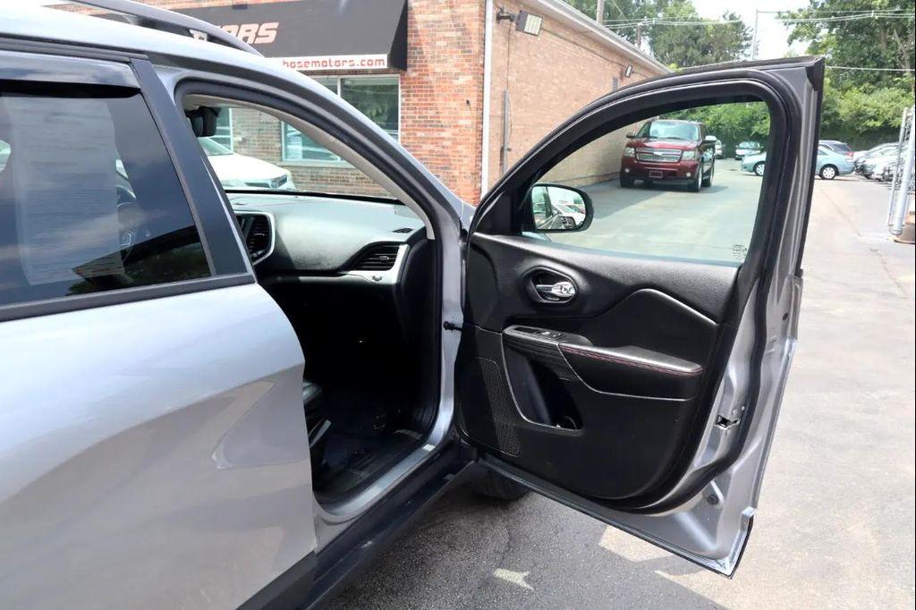 used 2017 Jeep Cherokee car, priced at $10,995