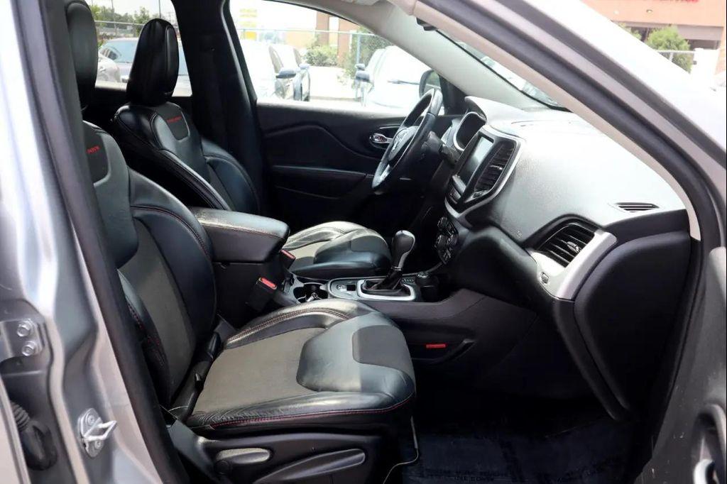used 2017 Jeep Cherokee car, priced at $10,995
