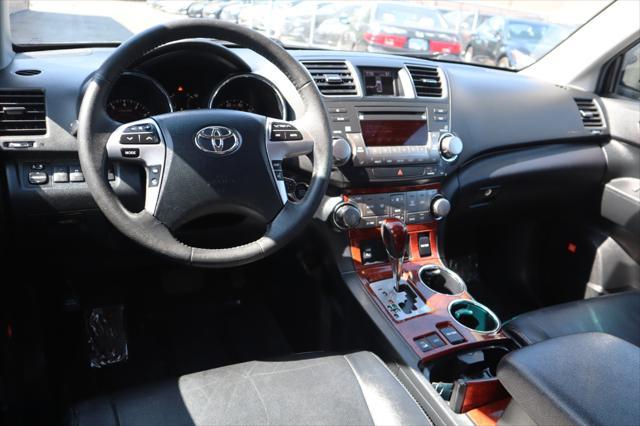 used 2012 Toyota Highlander car, priced at $11,995