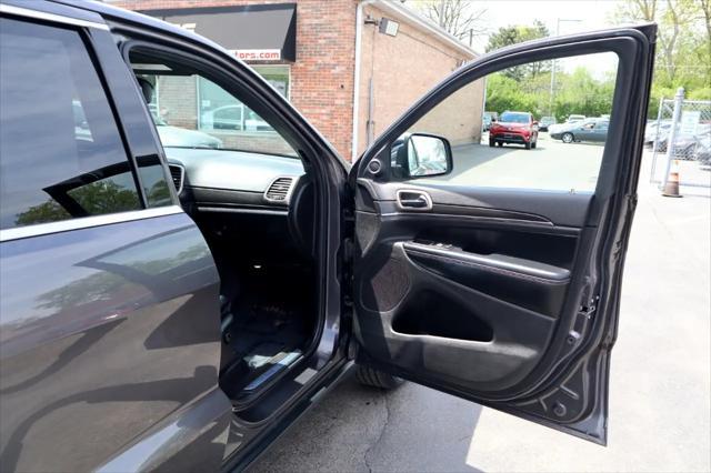 used 2015 Jeep Grand Cherokee car, priced at $12,605