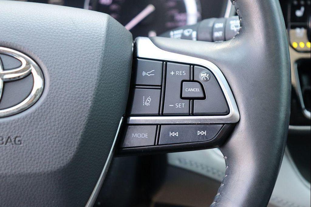 used 2021 Toyota Highlander car, priced at $27,998