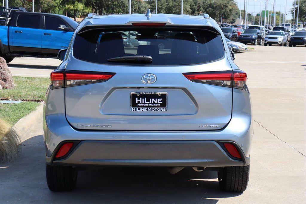 used 2021 Toyota Highlander car, priced at $27,998