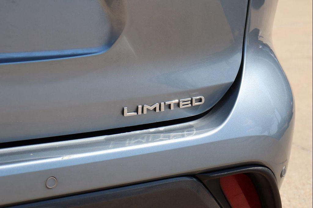 used 2021 Toyota Highlander car, priced at $27,998