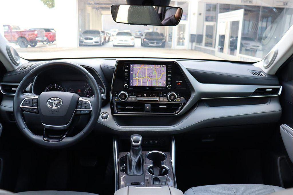used 2021 Toyota Highlander car, priced at $27,998