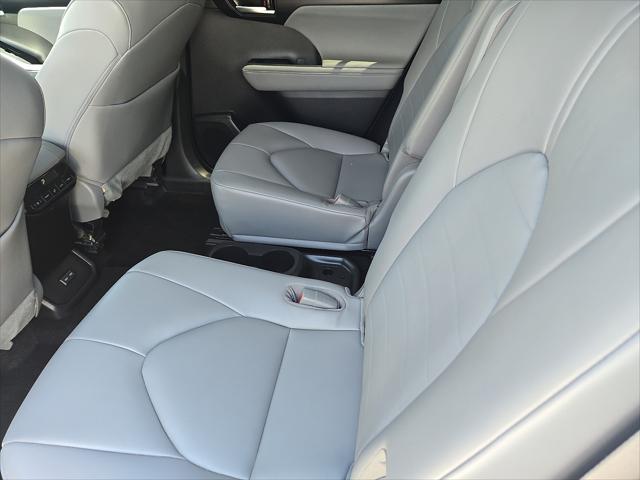 used 2023 Toyota Highlander car, priced at $40,750