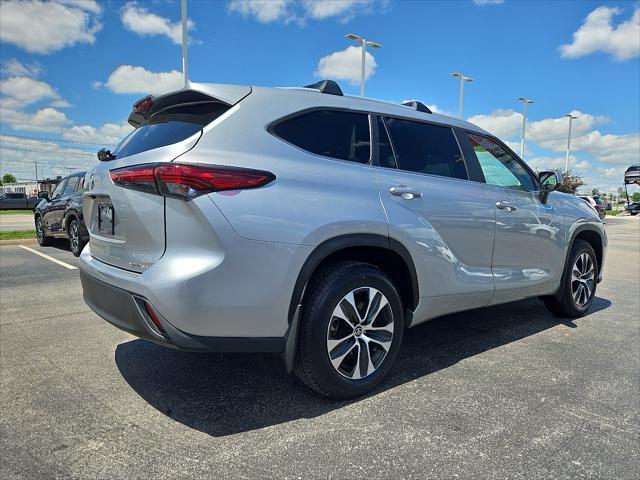 used 2023 Toyota Highlander car, priced at $40,750