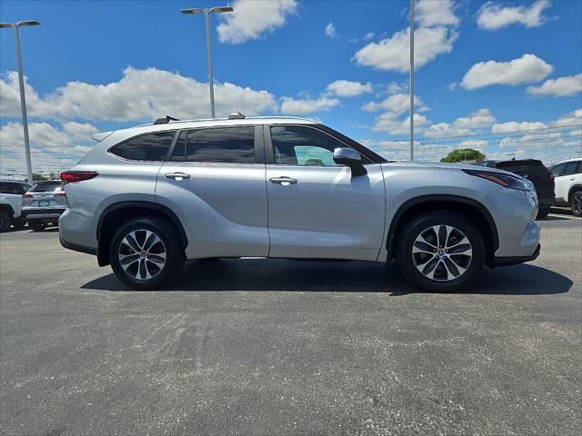 used 2023 Toyota Highlander car, priced at $40,750
