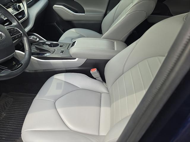 used 2021 Toyota Highlander Hybrid car, priced at $32,750