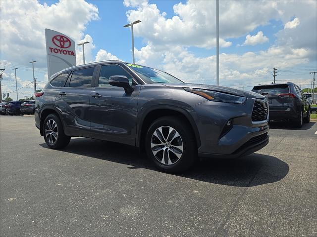 used 2023 Toyota Highlander car, priced at $42,400