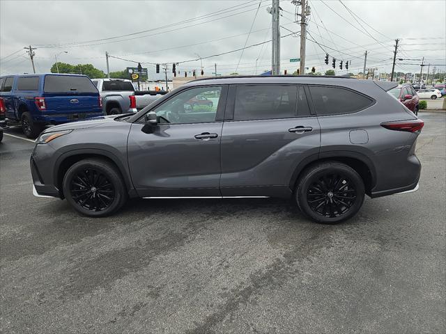 used 2024 Toyota Highlander car, priced at $46,400