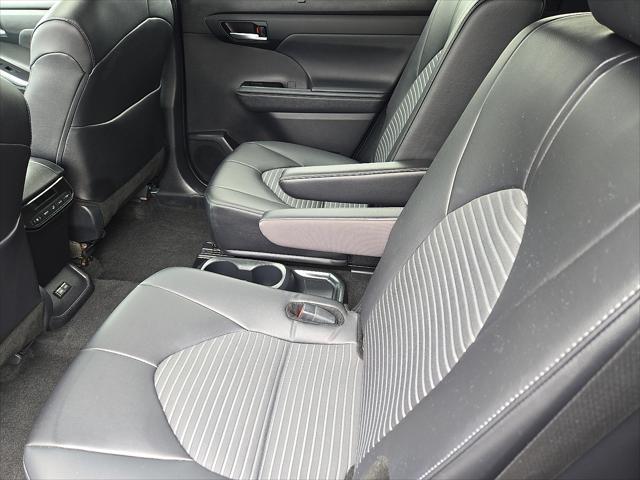 used 2024 Toyota Highlander car, priced at $46,400