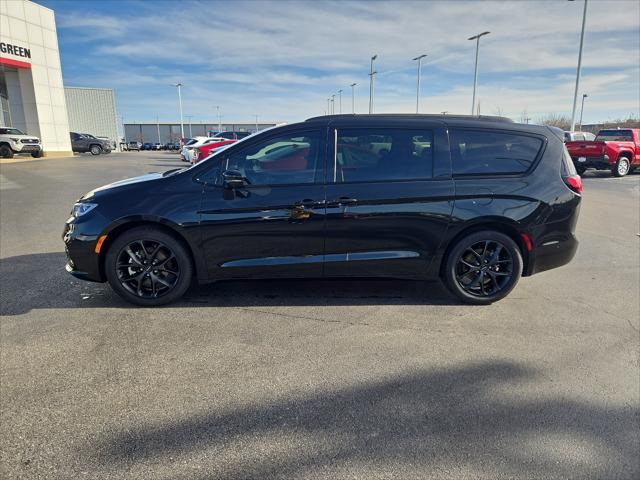 used 2023 Chrysler Pacifica car, priced at $37,500